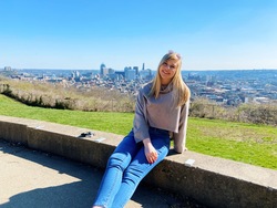 9237b80b fbbe 4714 aa1f 6b2e3035e560