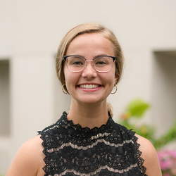 Clairetrumbullheadshot